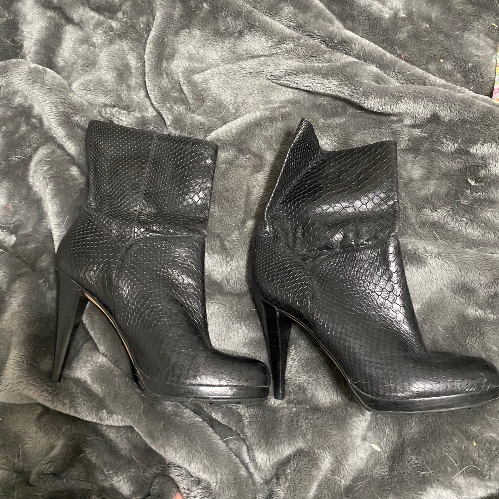 Black Nike air Cole haan boots barely worn. 7.5